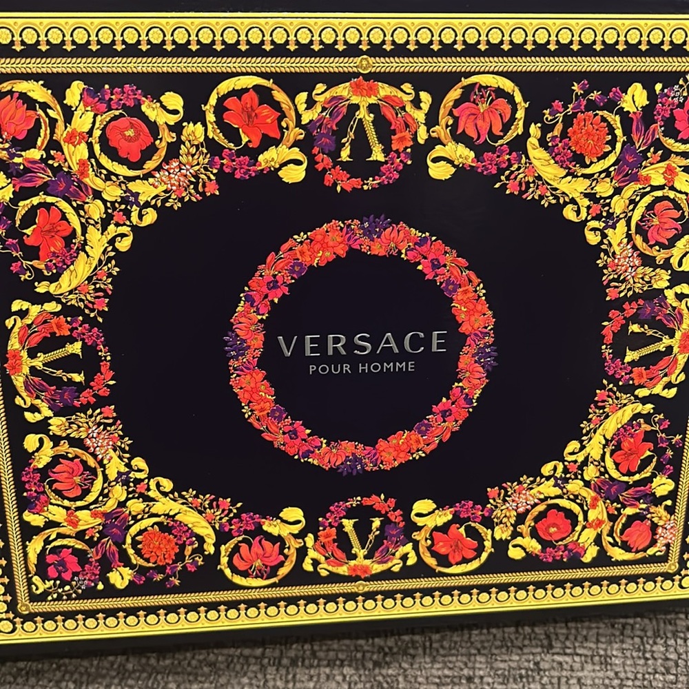Men’s Versace Set - Picture 3 of 3